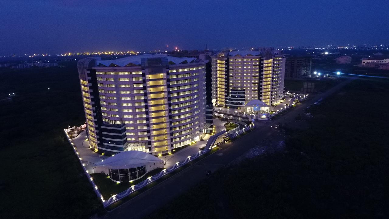 Rajhans Belliza Service Apartment Surat Exterior foto