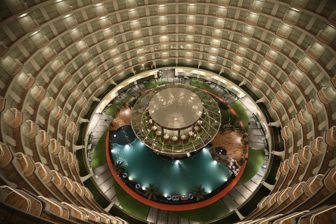 Rajhans Belliza Service Apartment Surat Exterior foto